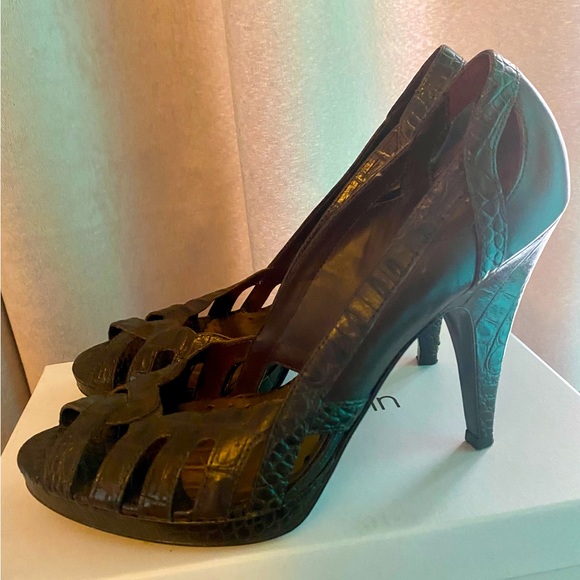 BCBGirls Brown Peep-Toe Heels- Size 8B - Picture 1 of 9